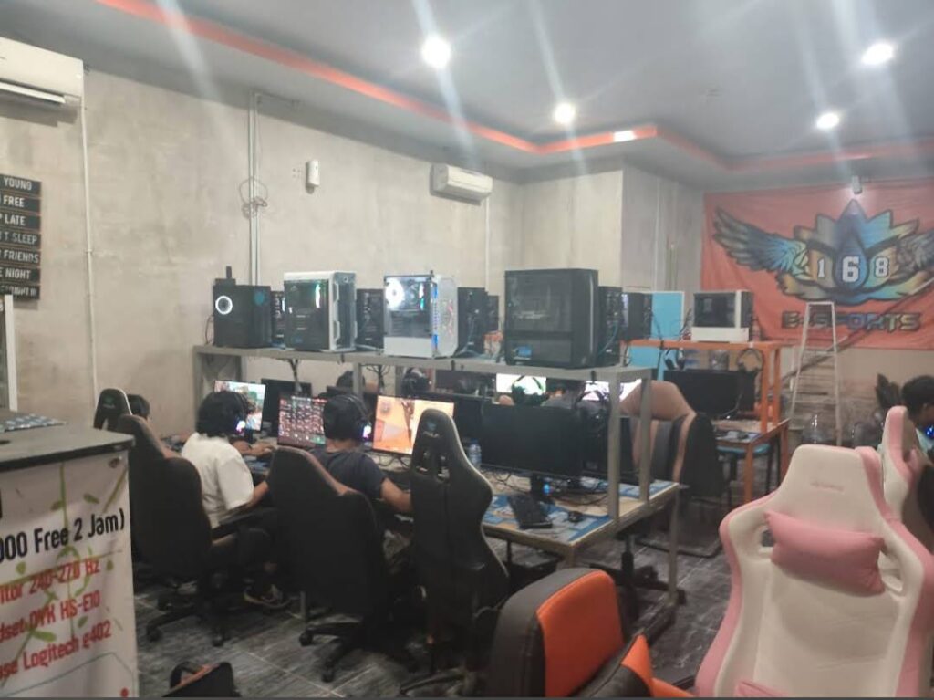 SatuNamLapan (168) E-Sports Gaming Arena Warnet 24 Jam Jakarta Selatan 