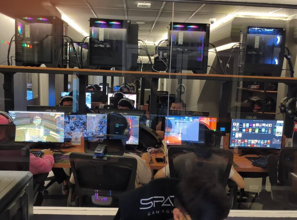 Spade Gamingspace Mampang Prapatan Warnet 24 Jam Jakarta Selatan 